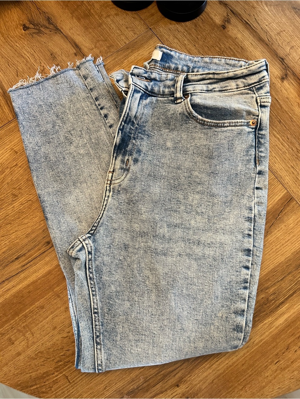 H&M Light Blue High-Rise Jeans with Frayed Hem